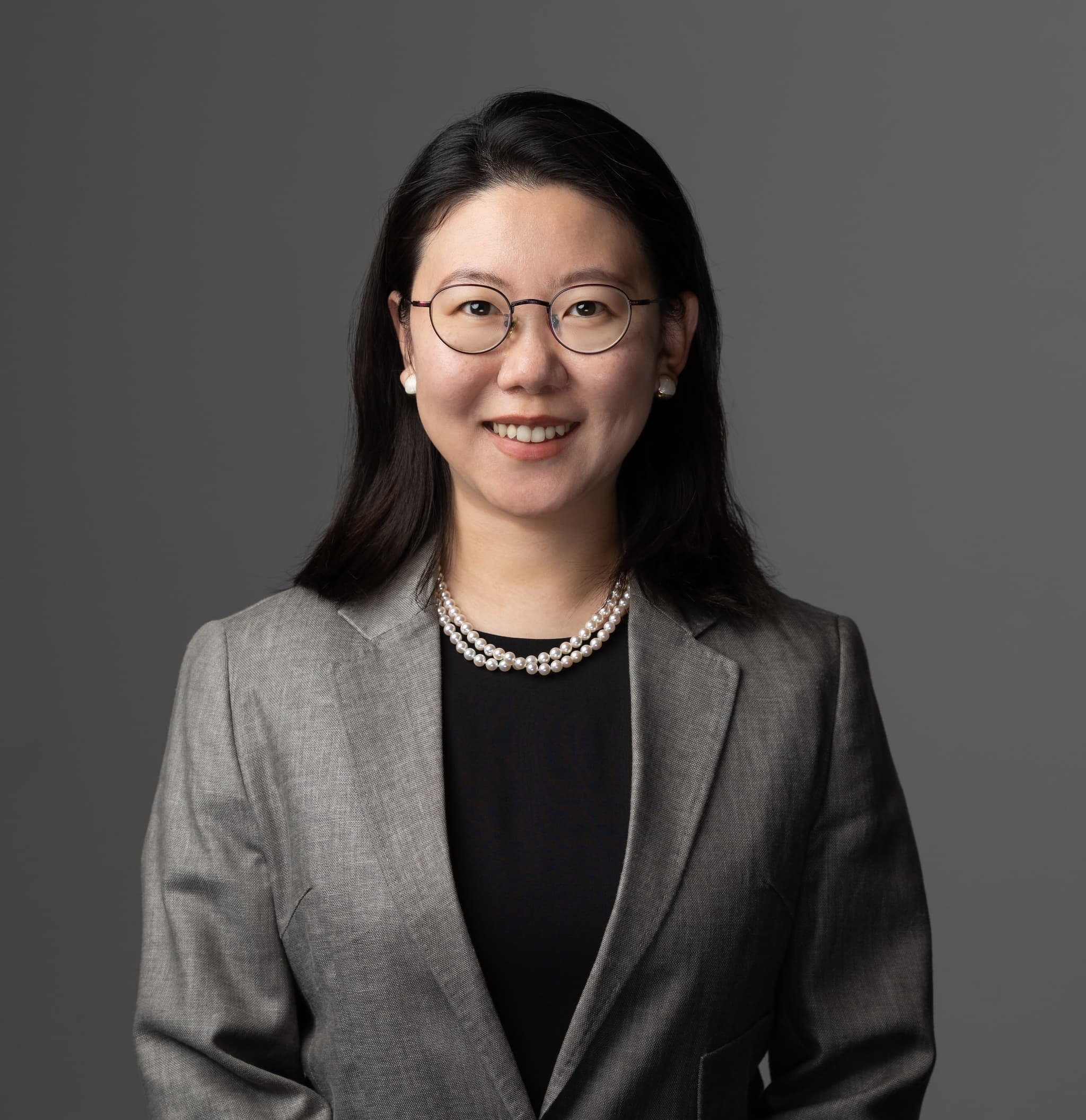 Portrait of Lingyu (Gloria) Zhao, Family Law Solicitor